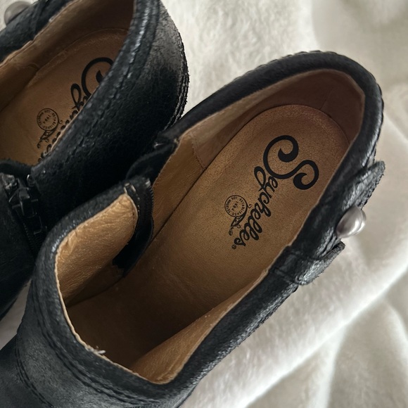 Seychelles Booties - Picture 7 of 7